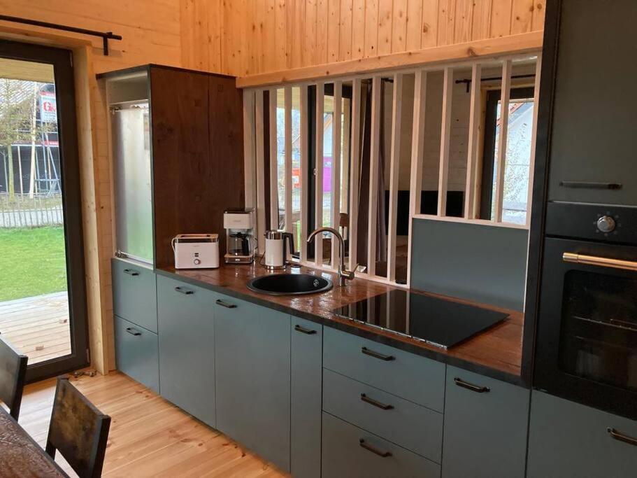 Gemuetliches Holzhaus Am See Warin Экстерьер фото